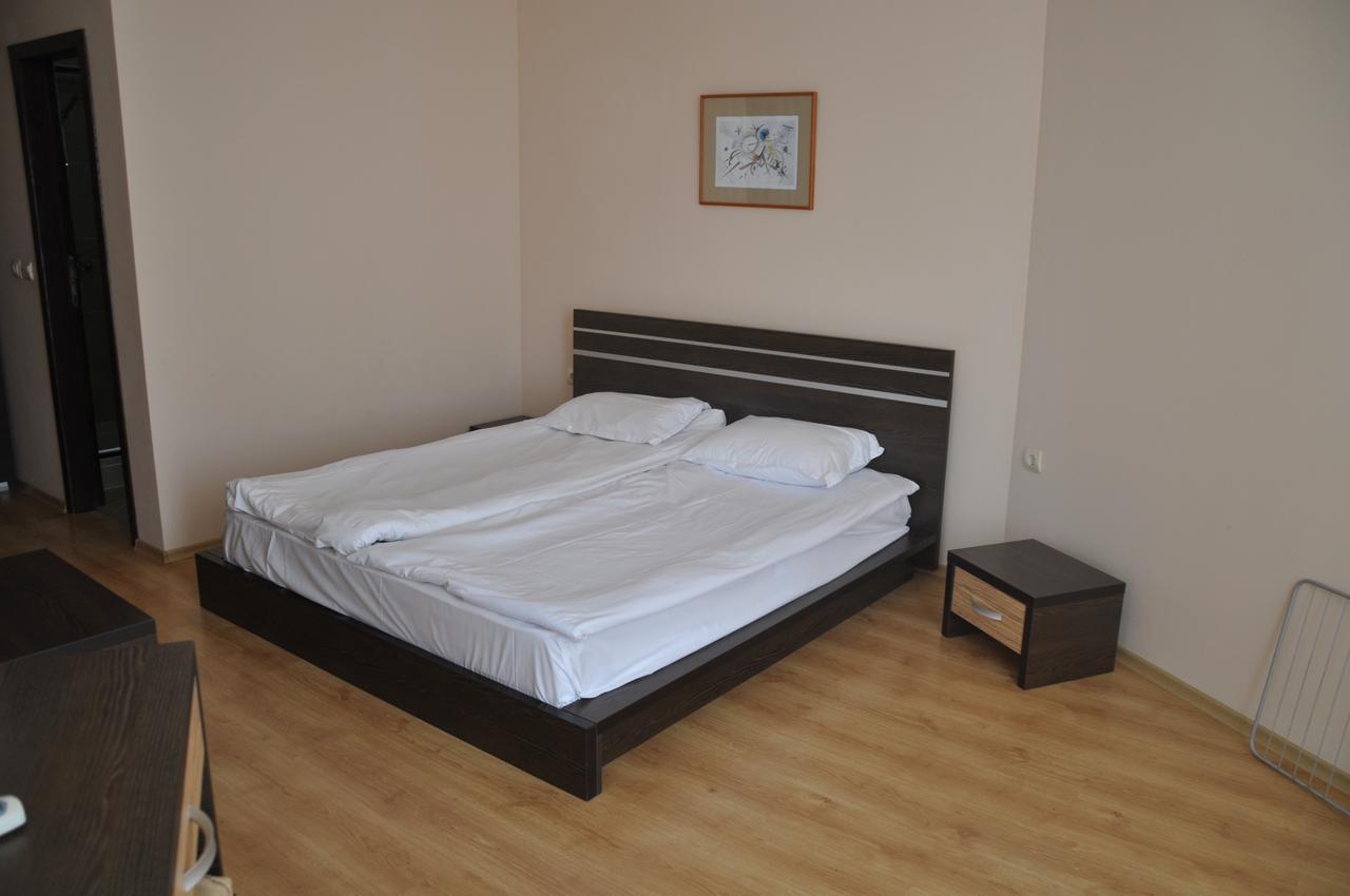 Luxor Apartments Pomorie Exterior foto